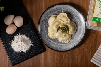 Pierożki ze szpinakiem i fetą (450 g)