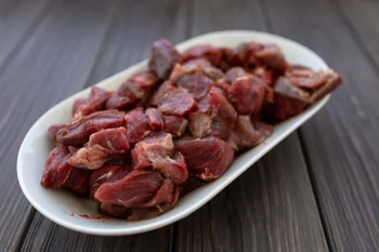 Gulasz wołowy (1 kg)