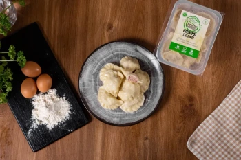 Orkiszowe pierożki z golonką i chrzanem (450 g)