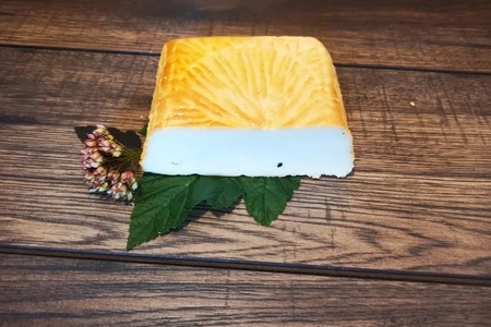 Panir wędzony z czarnuszką (350 g)