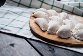 Pierożki WIGILIJNE z suszoną "SUSKĄ SECHLOŃSKĄ" (450 g)