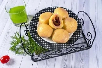 Orkiszowe knedle ze śliwkami (450 g)