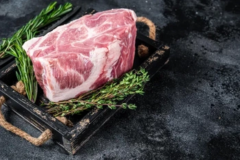 Karkówka wieprzowa bez kości (1 kg)