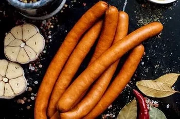 Parówka wieprzowa cienka (800 g)