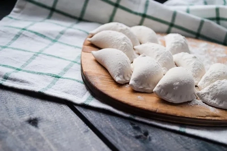 Pierożki WIGILIJNE z suszoną "SUSKĄ SECHLOŃSKĄ" (450 g)