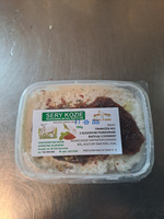 Twarożek kozi z suszonymi pomidorami, bazylią, czosnkiem i oliwą (100 g)