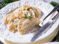 Orkiszowe pierogi ze śliwką (250 g)