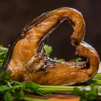 Jesiotr wędzony (500 g)