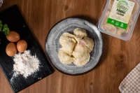 Pierożki z golonką i chrzanem (1 kg)